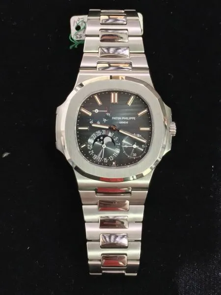 Patek Philippe Nautilus 5712/1a-001