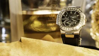 Foto 10 di 11: Patek Philippe Nautilus - Riserva oro bianco brillanti