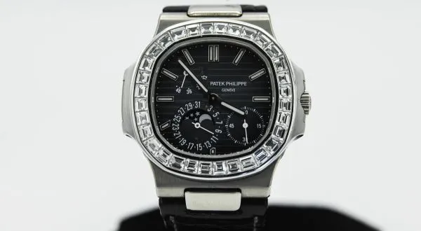 Patek Philippe Nautilus - Riserva oro bianco brillanti
