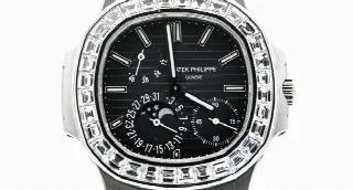 Foto 8 di 11: Patek Philippe Nautilus - Riserva oro bianco brillanti