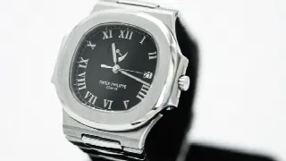 Foto 2 di 15: Patek Philippe Nautilus - Riserva di carica