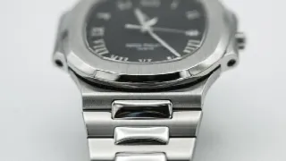 Foto 12 di 15: Patek Philippe Nautilus - Riserva di carica