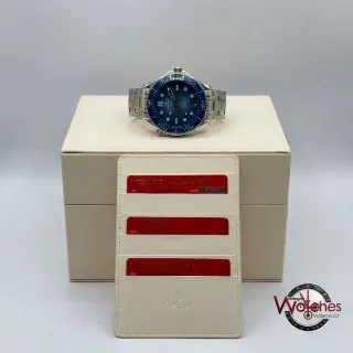 Foto 2 di 2: Omega Seamaster Diver 300M Co-Axial Master Chronometer (esfera azul degradada)