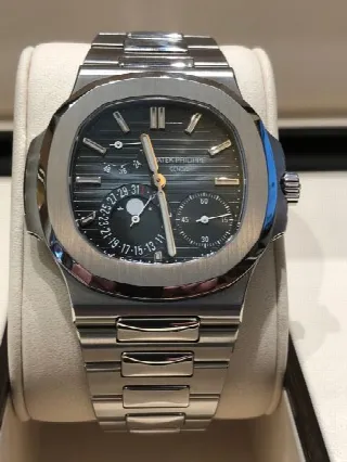 Foto 1 di 1: Patek Philippe Nautilus 5712/1A